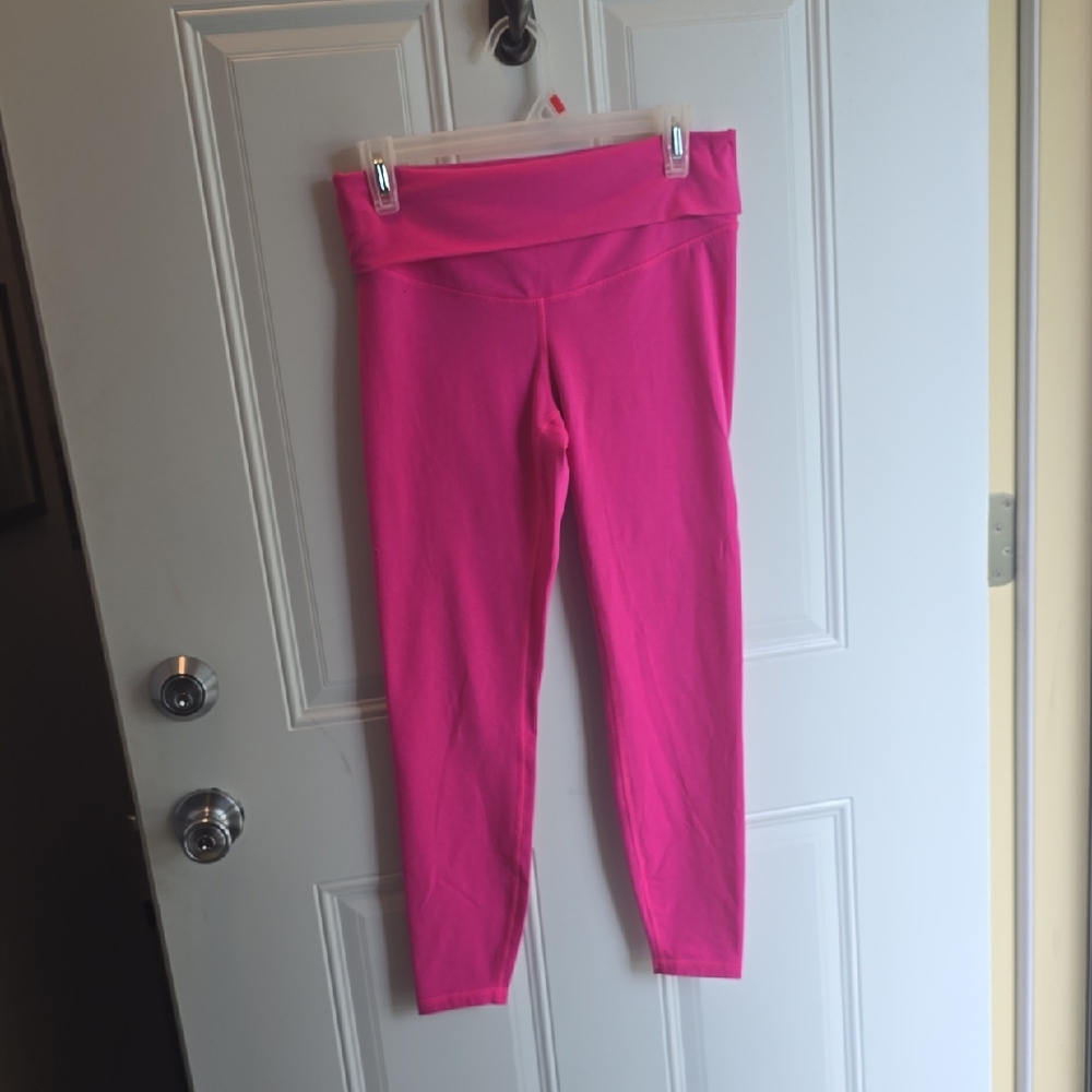 Old Navy Active Maternity High-Rise Leggings in Fuchsia